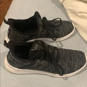 Adidas Women’s 9.5 Tennis Shoe